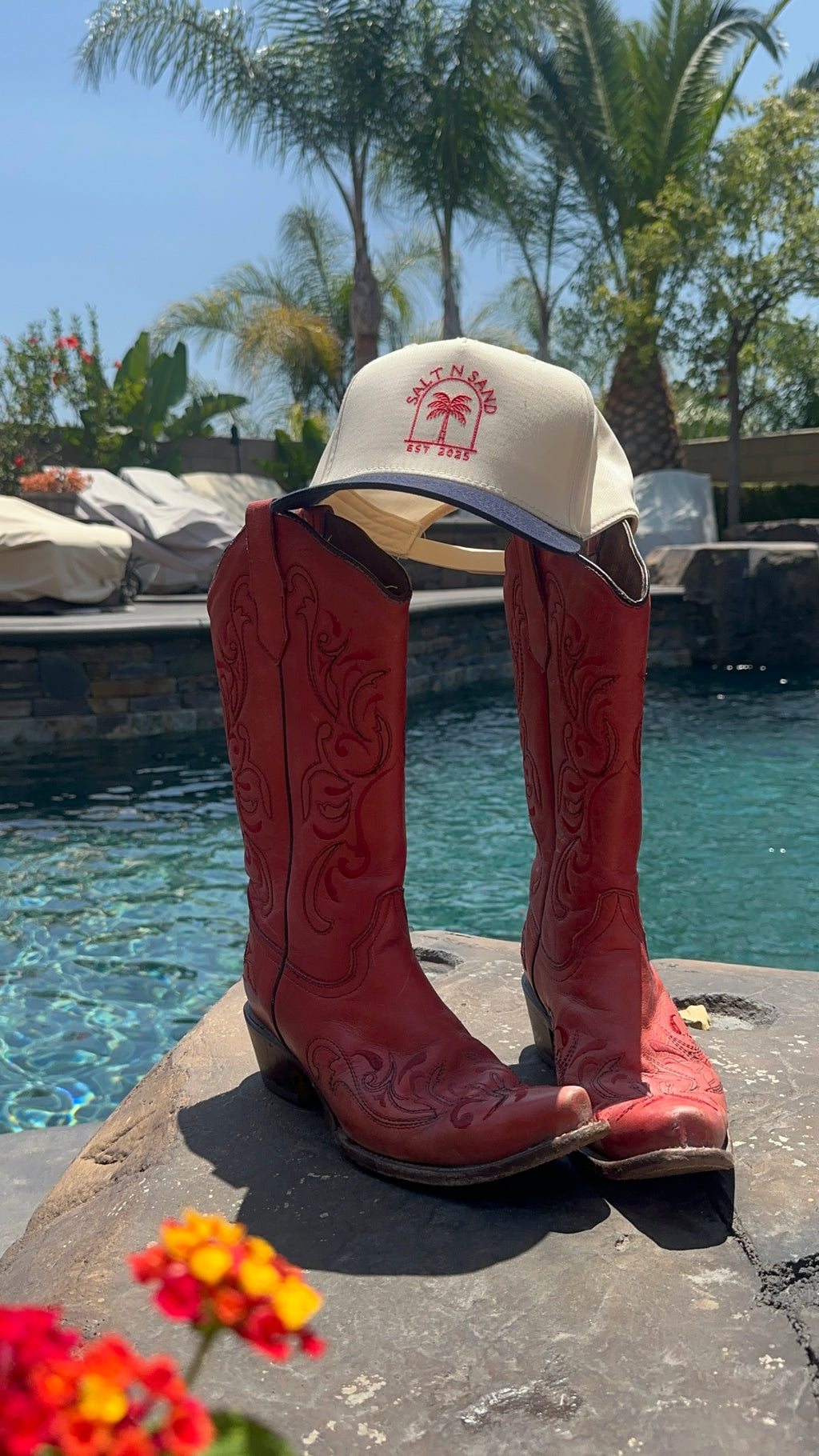 RED PALM HAT